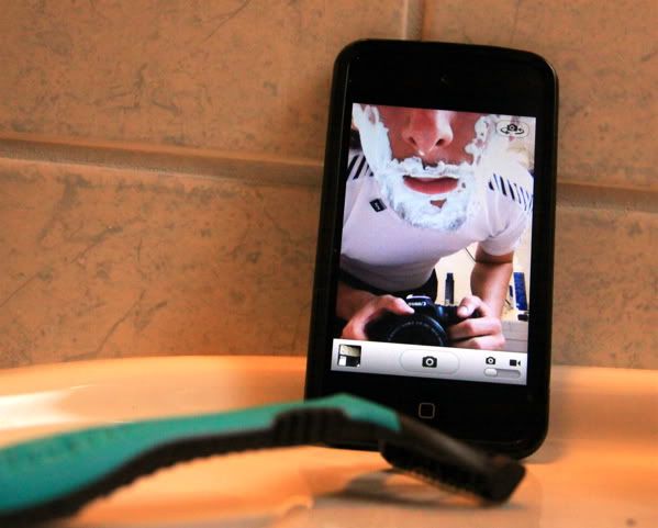 iPhone shaving borotvalkozas